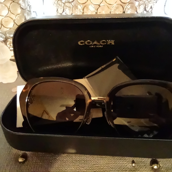 Coach sunglasses - Picture 1 of 5